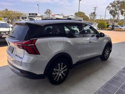 2024 Mahindra XUV700 AX7