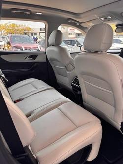 2024 Mahindra XUV700 AX7