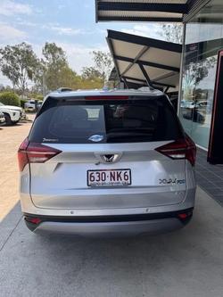 2024 Mahindra XUV700 AX7