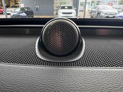 2022 Volvo XC90 Recharge Ultimate T8 Plug-In Hybrid MY23 AWD Onyx Black