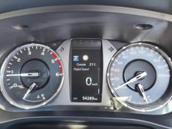 2021 Toyota
Hilux SR