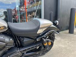 2015 Yamaha BOLT SILVER