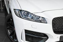 2017 Jaguar F-PACE 20d R-Sport X761 MY17 AWD Glacier White