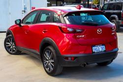 2017 Mazda
CX-3 sTouring