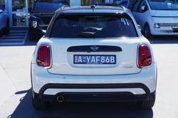 2021 MINI
Hatch Cooper Classic