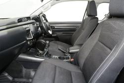 2022 Toyota Hilux SR