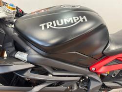 2015 Triumph DAYTONA 675 Black