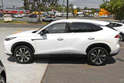 2025 MG HS Essence AS33 MY25 Pearl White