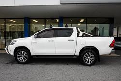 2016 Toyota Hilux SR5
