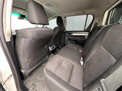 2019 Toyota Hilux SR5