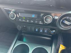 2019 Toyota Hilux SR5