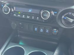 2019 Toyota Hilux SR5