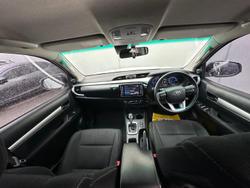 2019 Toyota Hilux SR5