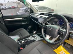 2019 Toyota Hilux SR5