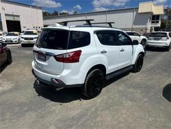 2016 ISUZU
                MU-X LS-T (4x4)