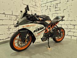 2015 KTM RC 390 RC White