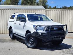 2020 Toyota
                Hilux SR