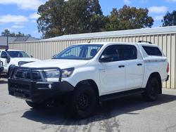 2020 Toyota
                Hilux SR