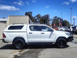 2020 Toyota
                Hilux SR