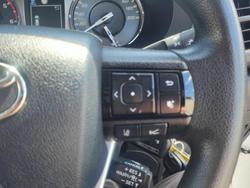 2020 Toyota
                Hilux SR