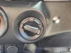 2020 Toyota
                Hilux SR