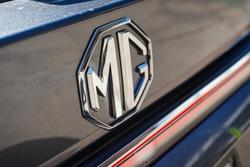 2025 MG
                HS Super Hybrid Essence