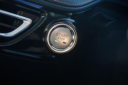 2025 MG
                HS Super Hybrid Essence