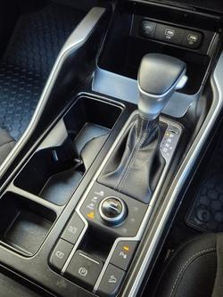 2022 Kia
                Sorento Sport