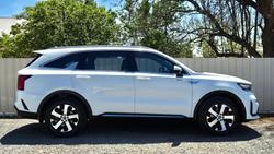 2022 Kia
                Sorento Sport