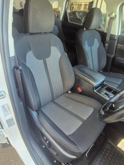 2022 Kia
                Sorento Sport