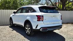 2022 Kia
                Sorento Sport
