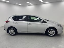2016 Toyota Corolla Hybrid ZWE186R Silver Pearl