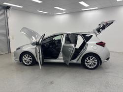 2016 Toyota Corolla Hybrid ZWE186R Silver Pearl