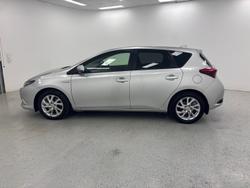 2016 Toyota Corolla Hybrid ZWE186R Silver Pearl