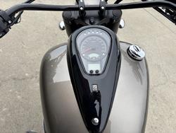 2018 Suzuki BOULEVARD C90T (VL1500B) Grey