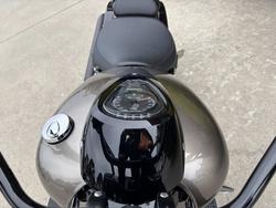 2018 Suzuki BOULEVARD C90T (VL1500B) Grey