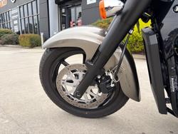 2018 Suzuki BOULEVARD C90T (VL1500B) Grey