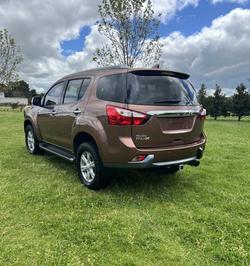 2016 Isuzu MU-X LS-T