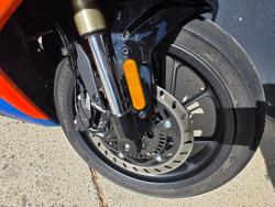 2023 CFMOTO 300 SR ABS ORANGE