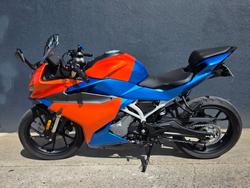 2023 CFMOTO 300 SR ABS ORANGE