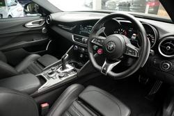 2022 Alfa Romeo Giulia Quadrifoglio