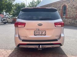 2017 Kia Carnival Platinum