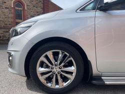 2017 Kia Carnival Platinum