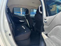 2020 Nissan Navara ST-X