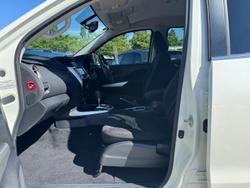 2020 Nissan Navara ST-X