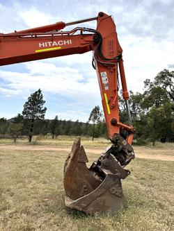 2017 Hitachi
Zx225uslc-5B