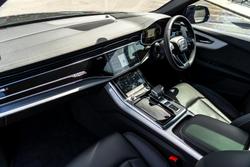 2025 Audi Q8 55 TFSI S line