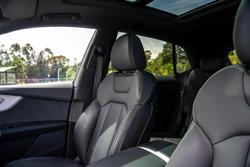 2025 Audi Q8 55 TFSI S line