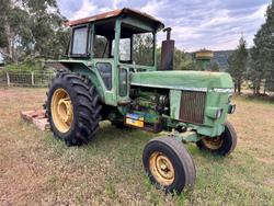 John Deere 3130