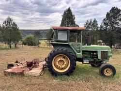 John Deere 3130